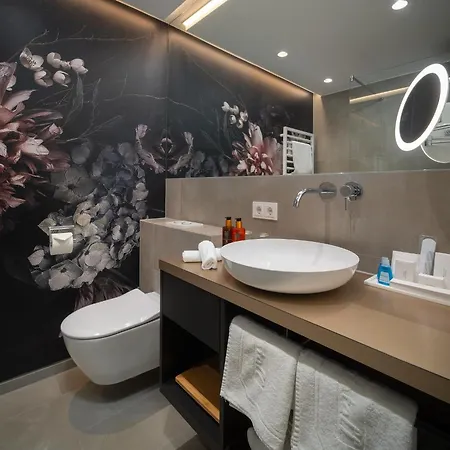 Bergkristall Oberlech Hotel