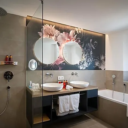 Szálloda Bergkristall Oberlech 4*