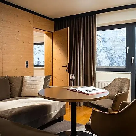 Szálloda Bergkristall Oberlech Lech am Arlberg