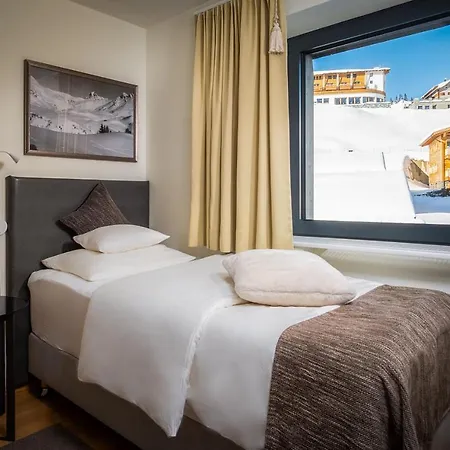 Hotel Bergkristall Oberlech 4*