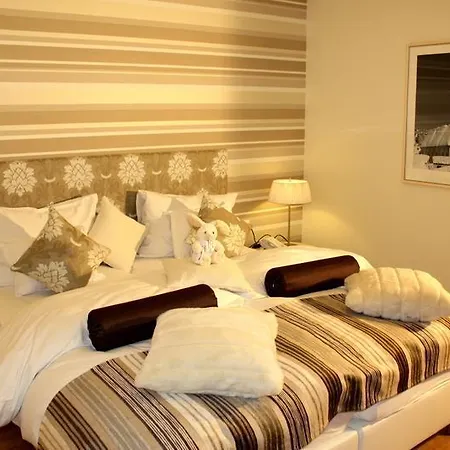 Bergkristall Oberlech 4* 레흐암 아르베르크